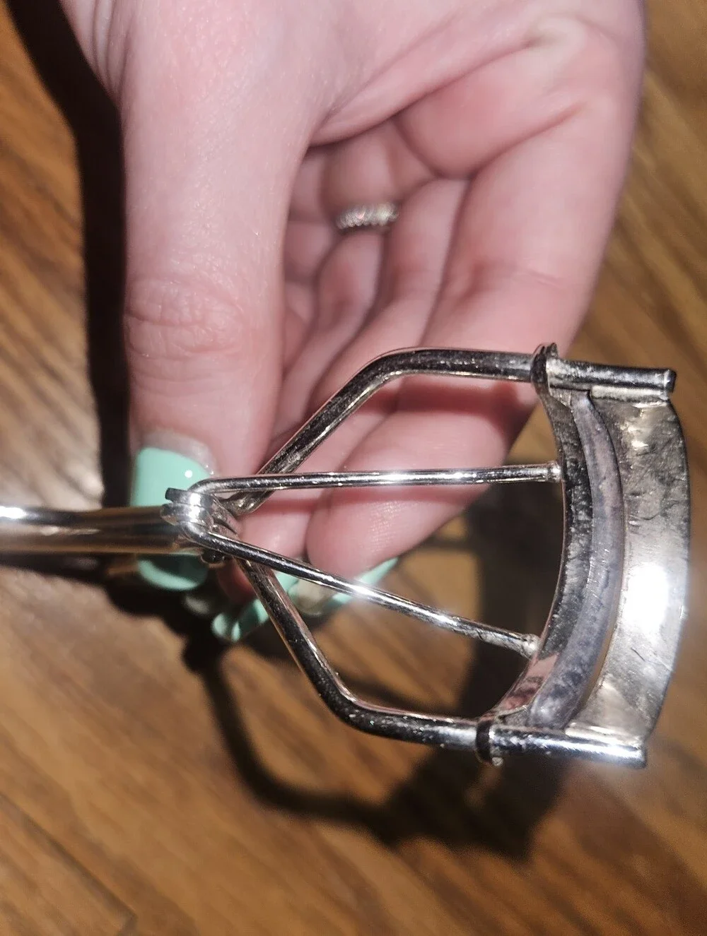 Eyelash Curler In Silver, Makeup Tool To Gentley Curl Natural Eyelashes